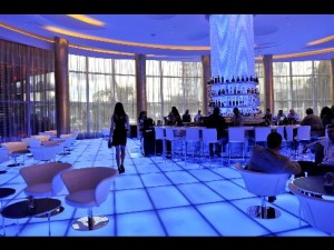 Fontainebleau lobby bar: Shakin'!